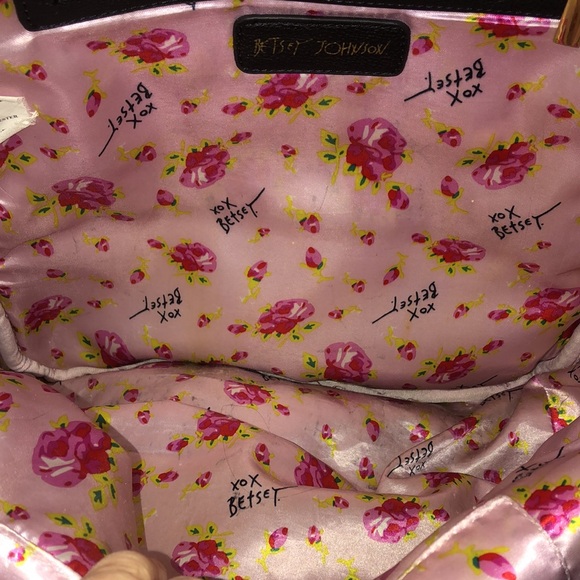 BETSEY JOHNSON Quilted Black Heart Backpack Floral Lining & NEW Pom Pom Heart - Picture 15 of 15